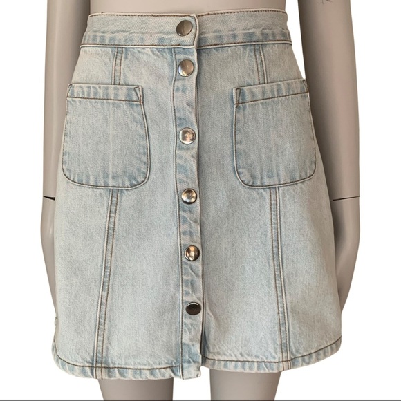 BDG Light Blue Denim Snap Front Pocket Mini Skirt Size Small - Picture 3 of 15
